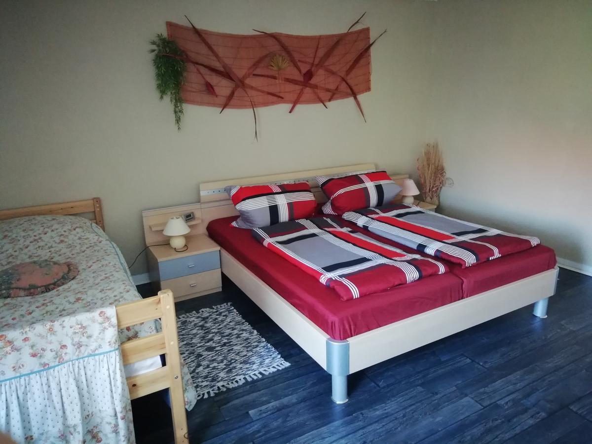 Ferienwohnung Zur Alten Schule プリッツヴァルク エクステリア 写真